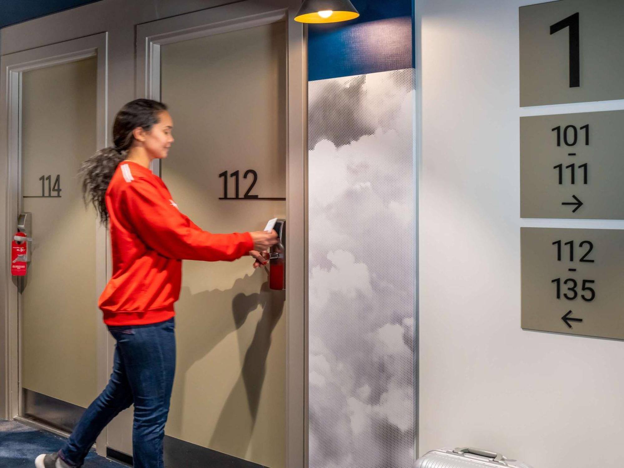 Ibis Barcelona Aeropuerto Viladecáns Eksteriør bilde